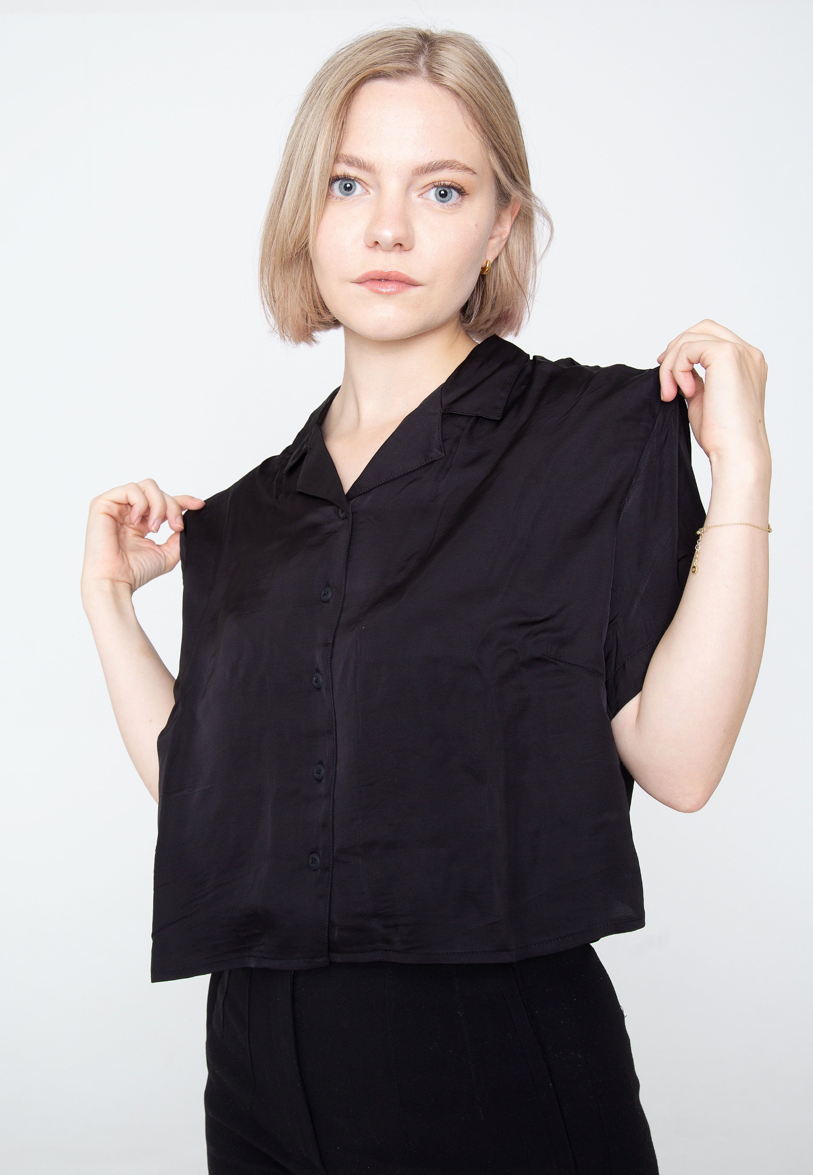 Urban Classics - Ladies Viscose Satin Resort Black - Shirt - black - XS - 100% Viscose,Satin